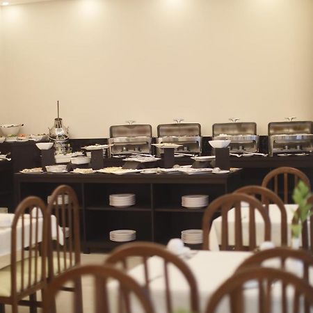 The Signature Hotel Amman Exteriör bild