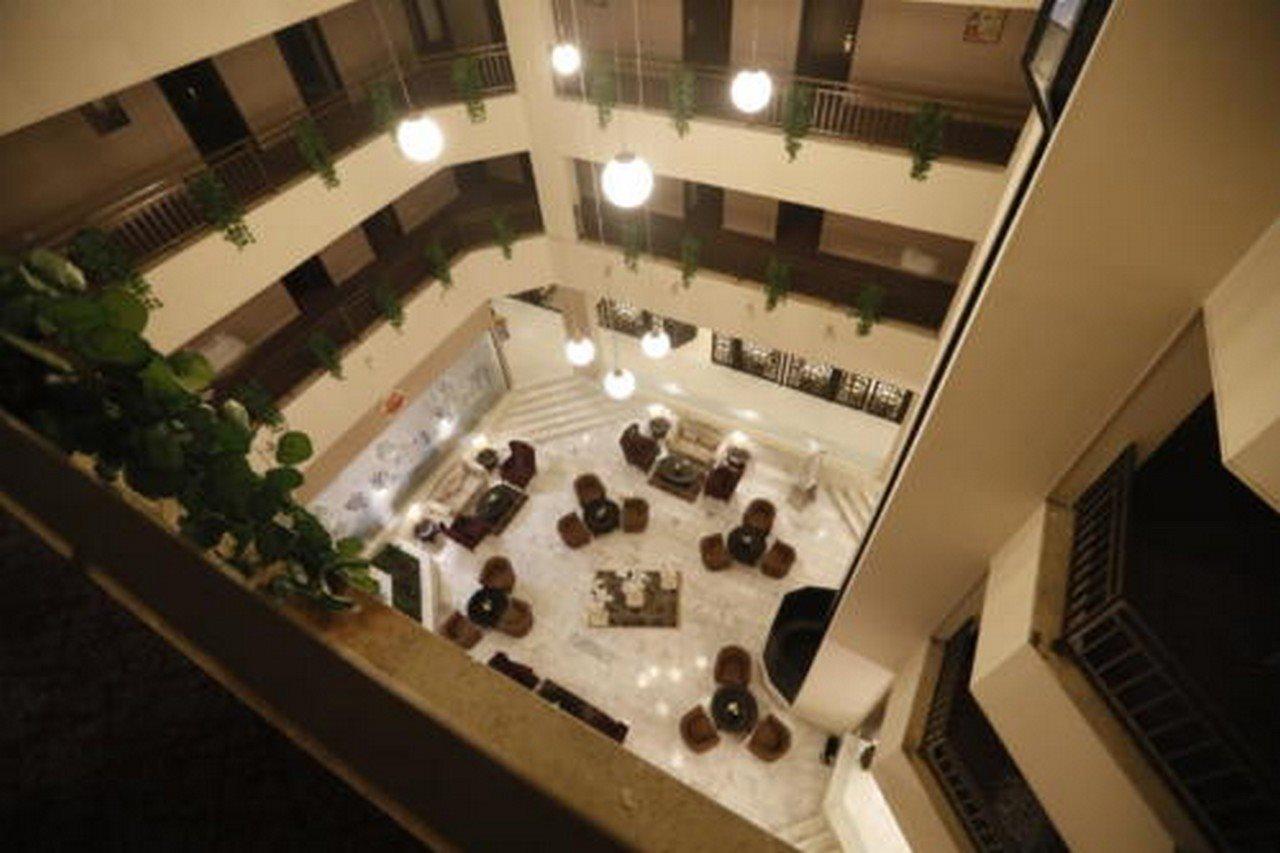 The Signature Hotel Amman Exteriör bild